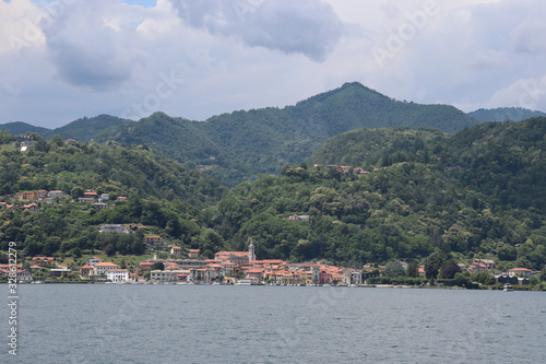 Italie - Piémont - Pella au bord du Lac d'Orta