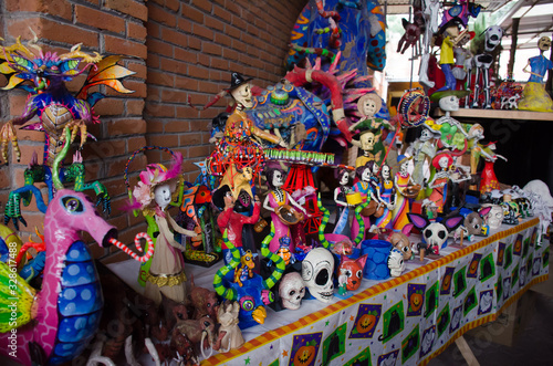 different handmade dolls for the day of the dead
