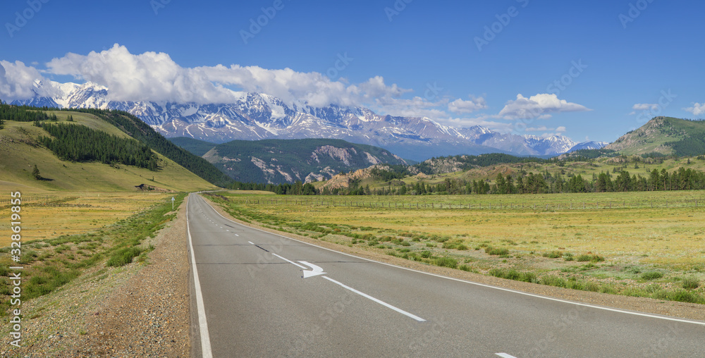 Mountain road, panoramic image, Chuiski tract, Altai