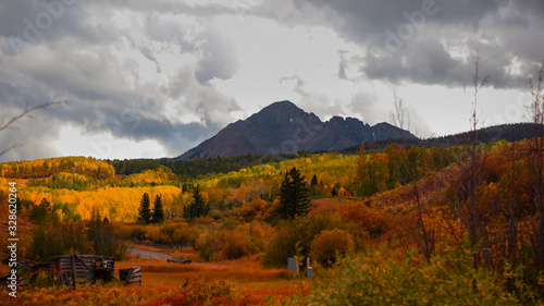 Fotografie Mount sneffles near Ridgeway Colorado in autumn time