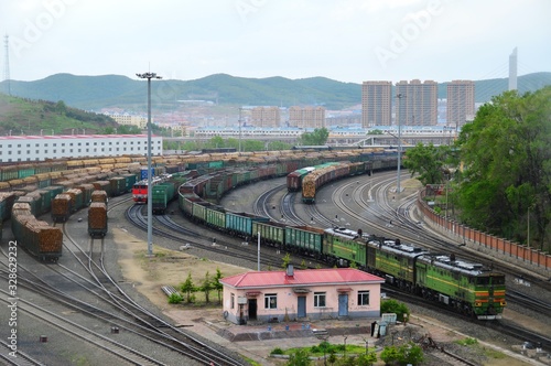 Busy rail transport on the Sino-Russian border