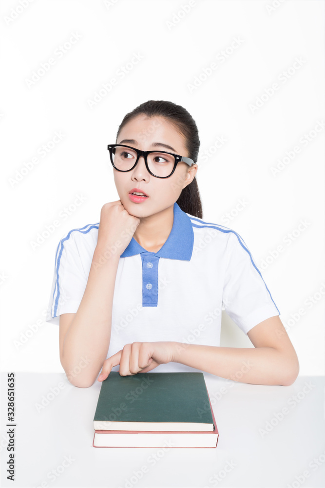 girl wearing a short-sleeved uniforms girl wearing a short-sleeved uniforms