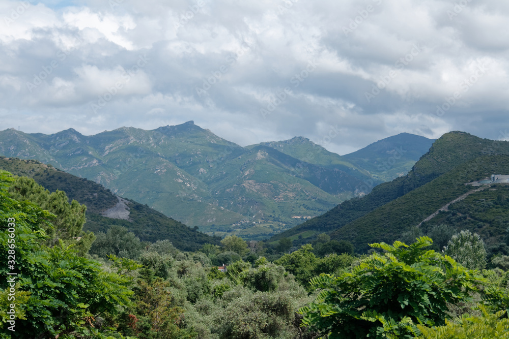 Góry na Korsyce - obrazy, fototapety, plakaty 
