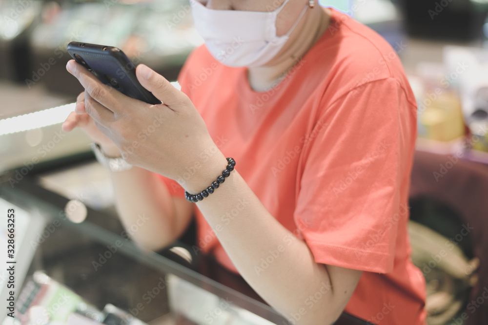 Covid19, Infected patients are using a smartphone.