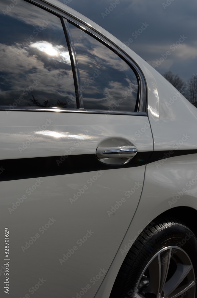 Obraz premium autodetailing , ochrona lakieru , polerowanie samochodu ,korekta lakieru ,blask auta , powłoka ceramiczna , lakier szkło , polerowanie , lakier lustro , woskowanie lakieru
