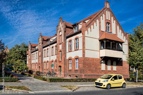 Obraz na płótnie wildau, germany - backsteinhaus in der schwartzkopff-siedlung w salonie