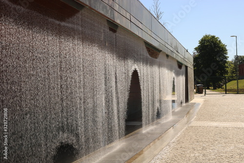 Celling fountain