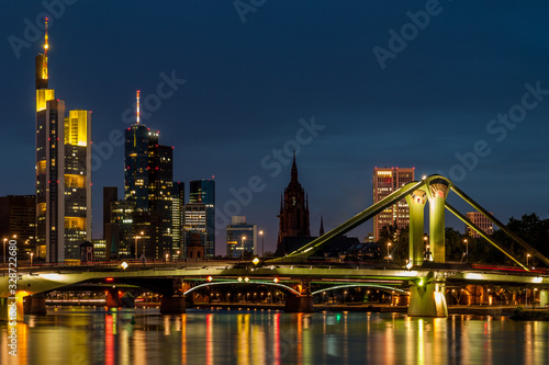 Die Flößerbrücke in Frankfurt bei Nacht © Andreas