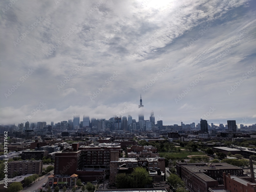 Obraz premium Cloudy Chicago Skyline