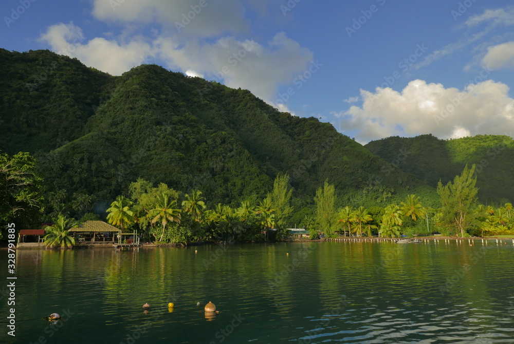 baie de Teahupoo à Tahiti
