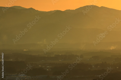 Wallpaper Mural 夕焼けの北上市街地 Torontodigital.ca