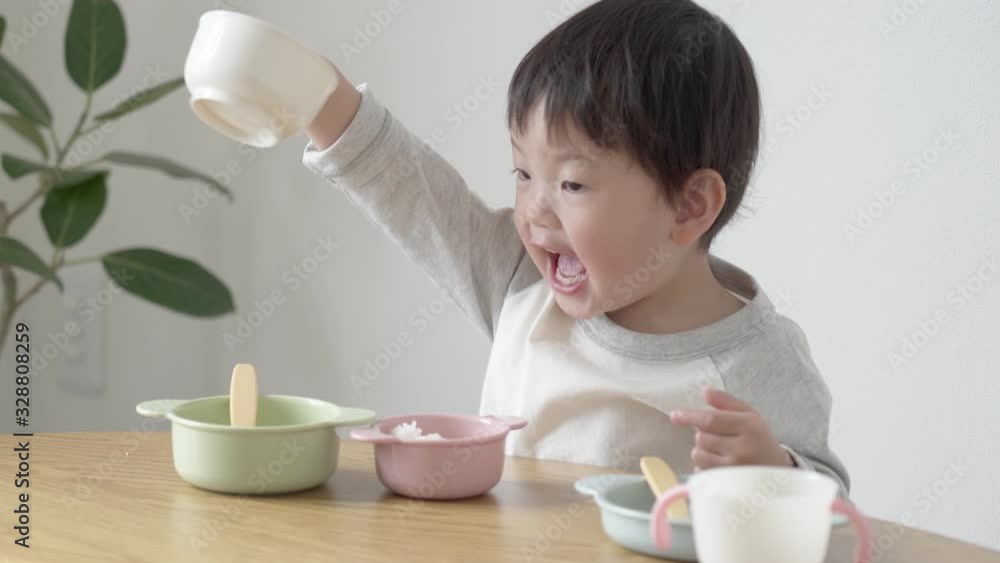 子供　食事　おかわり　ごちそうさま