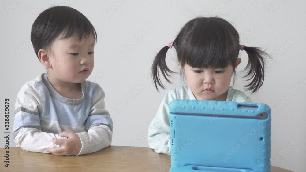 子供　動画鑑賞