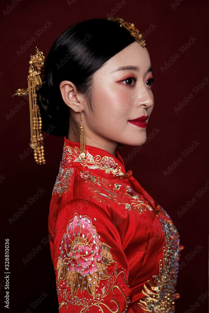 Costumes of the ancient Asian queen