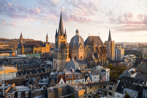 Innenstadt Aachen bei Sonnenaufgang © Vincent