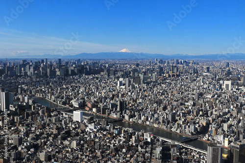 Foto Panoramic view of central Tokyo and Mount Fuji from the Tokyo Sky Tree
