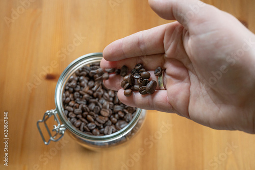 Kaffebohnen in einem einmachglas  photo