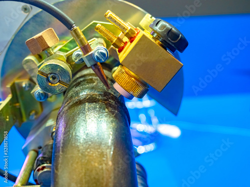 Equipment for automatic wel...