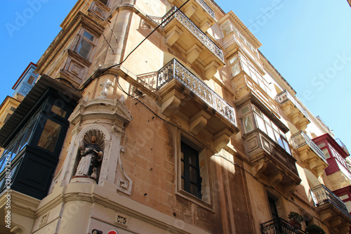 flats buildings or houses in valletta (malta) © frdric