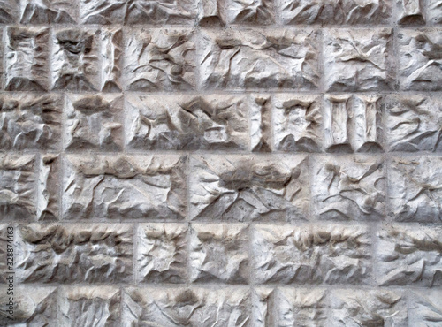 Relief wall of concrete blocks finishing