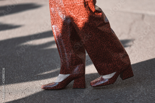 Canvas Print Street style outfit - streetstylefw20