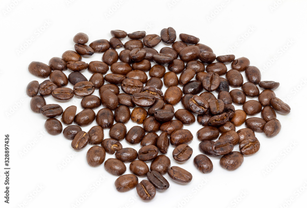 Naklejka premium coffee beans isolated on white background