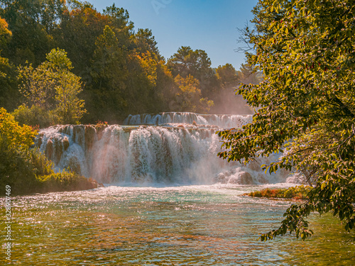 Cascadas en el Parque Natural Krka en Croacia  Patrimonio de la Humanidad  verano de 2019