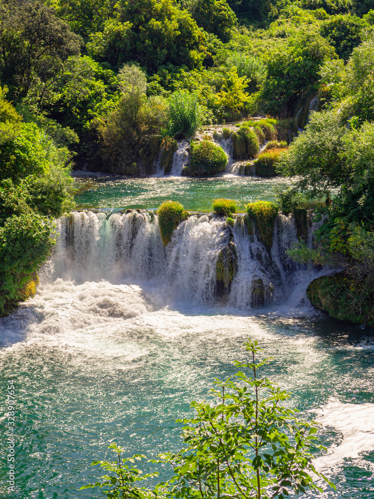 Cascadas en el Parque Natural Krka en Croacia, Patrimonio de la Humanidad, verano de 2019 Cascadas en el Parque Natural Krka en Croacia, Patrimonio de la Humanidad, verano de 2019