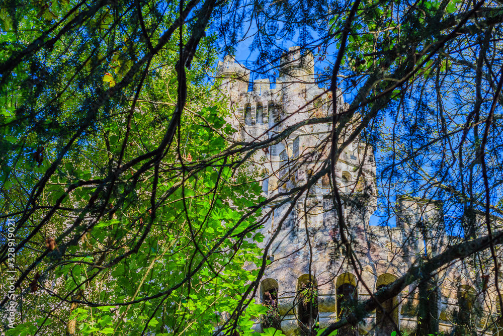 Obraz premium Butron Castle is one of the most impressive and beautiful medieval castles in the Basque Country. Northern spain