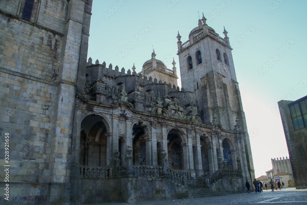 La catedral de Oporto (Portugal).