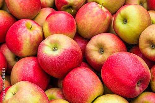 Südtiroler Äpfel am Markt