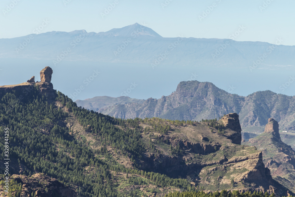 Obraz premium Views of Roque nublo and surrounding area (Gran Canary)