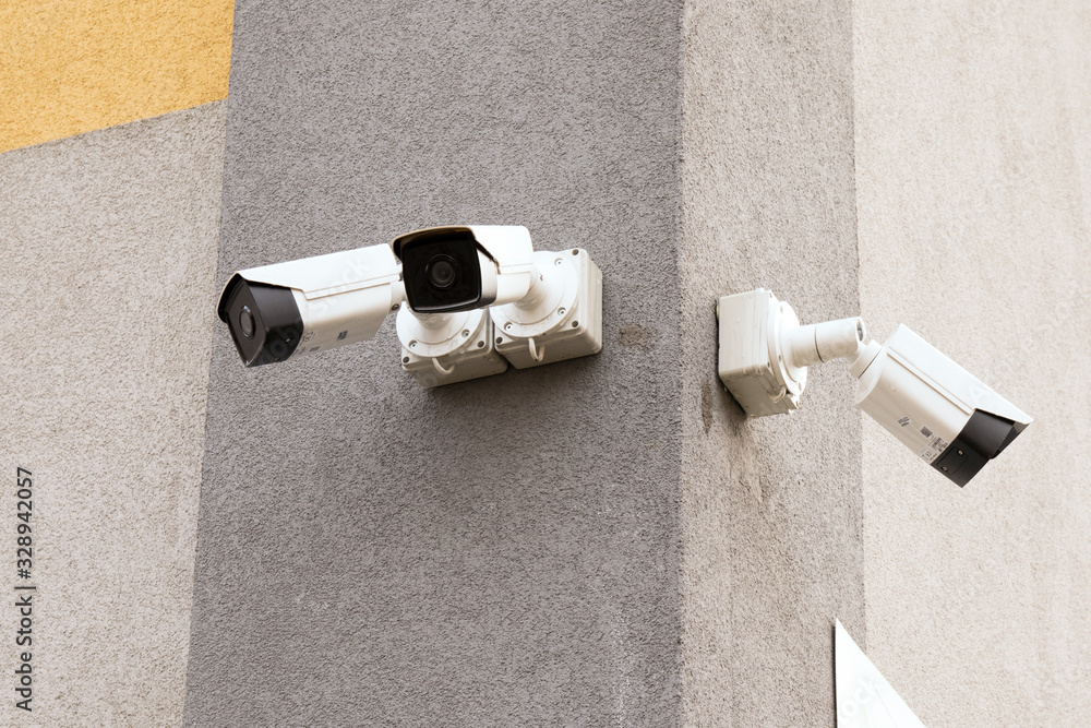 Monitoring CCTV. Komery telewizji przemysłowej. Elektroniczny system zabezpieczeń. - obrazy, fototapety, plakaty 