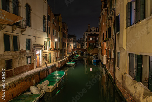 Midnight at a Canal in Cannaregio, nobody on the Street, Venice/Italy © imagoDens