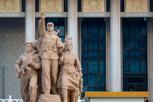 Obraz na plátně Monument's of people at Memorial Hall of Chairman Mao in Beijing, China