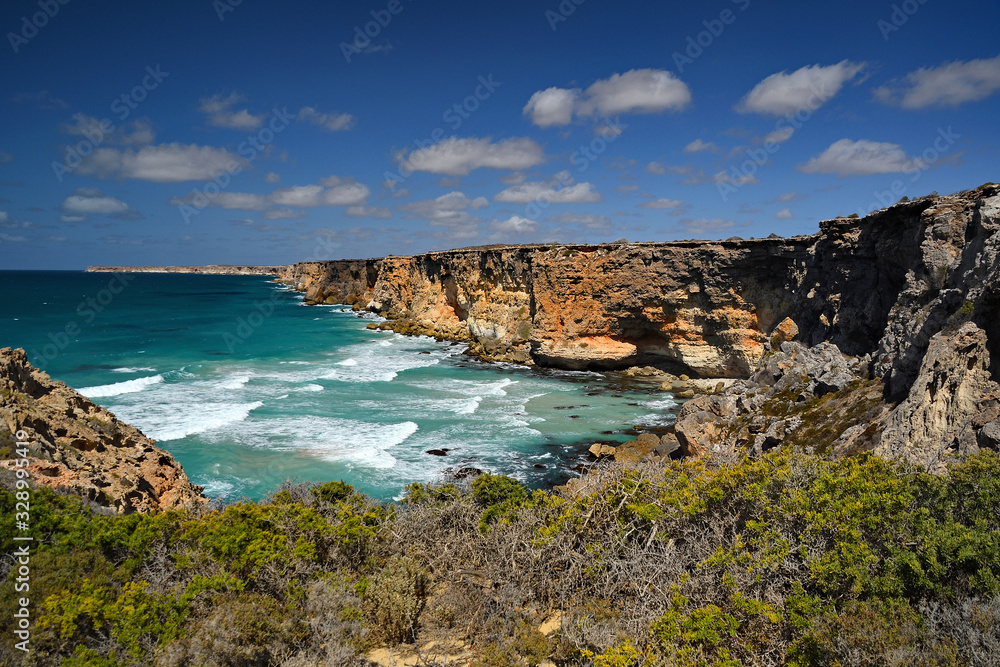 View looking west over cliffs and ocean of Great Australian Bight.
