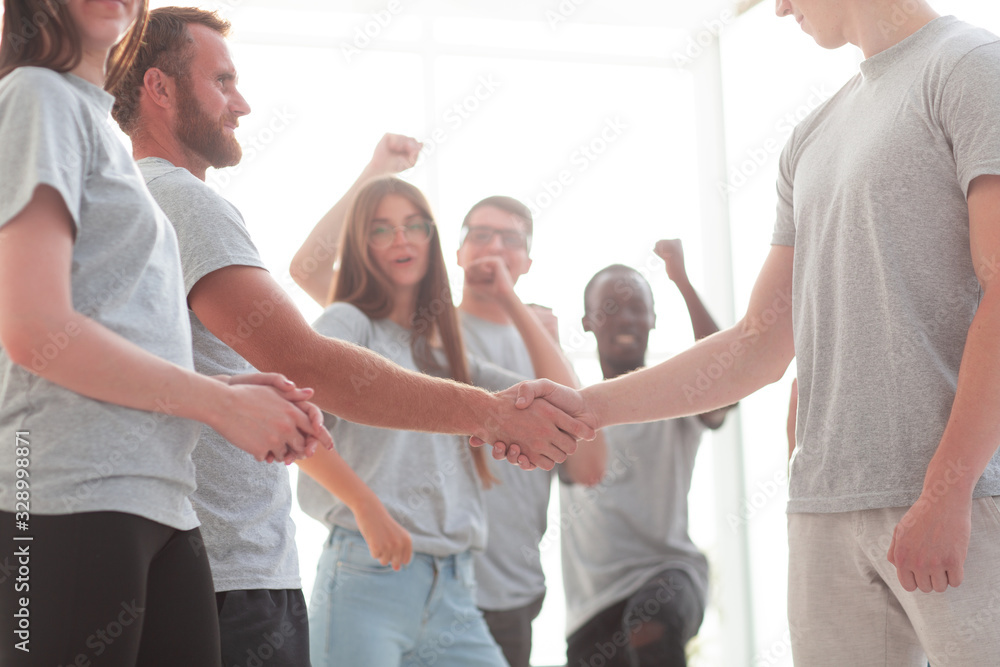 handshake of members of the contact group, to applause handshake of members of the contact group, to applause