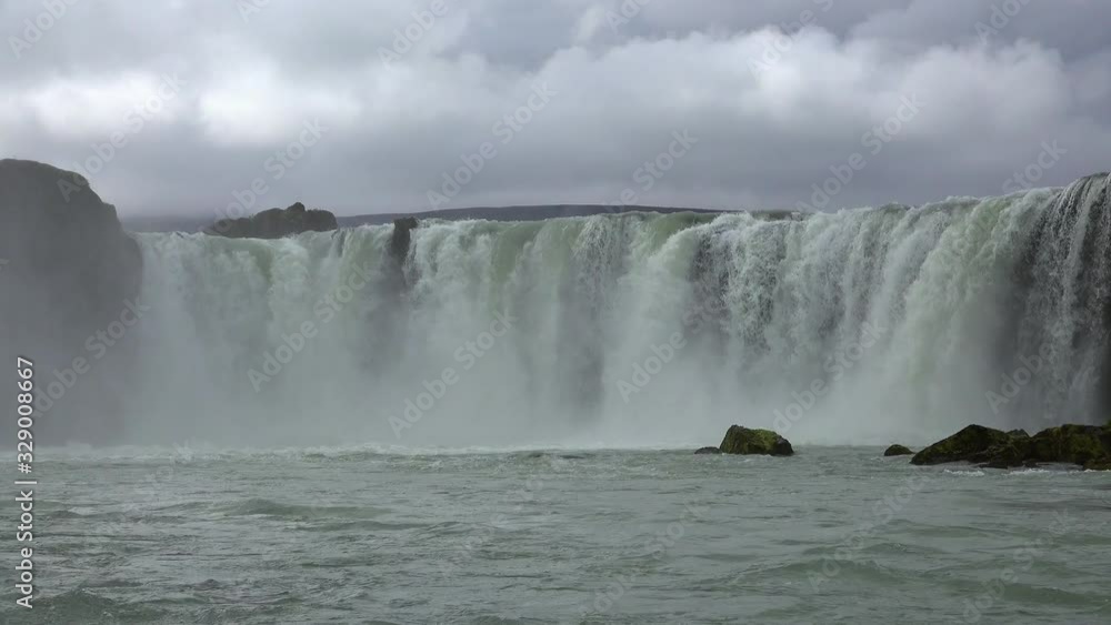 Godafoss (waterfall in Iceland) Godafoss (waterfall in Iceland)