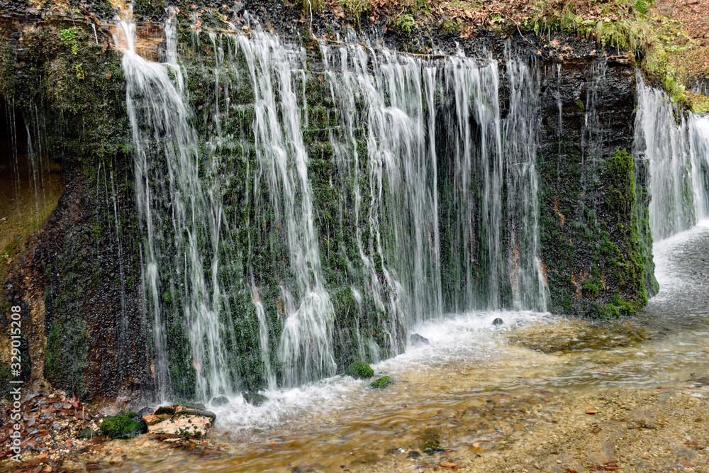 Obraz premium 軽井沢 白糸の滝