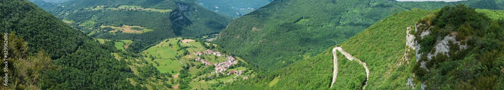 Série de photos sur les paysages du Bugey. Série de photos sur les paysages du Bugey.