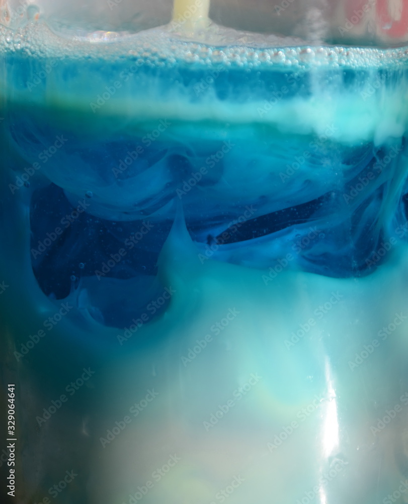 Bottle dishwashing liquid with blue and white beautiful patterns