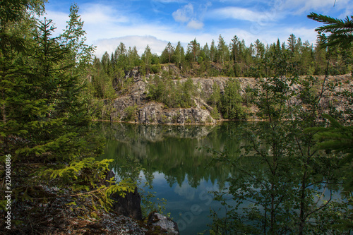 Fototapeta Naklejka Na Ścianę i Meble -  Lake Montferrand. Ruskeala Mountain Park. Karelia