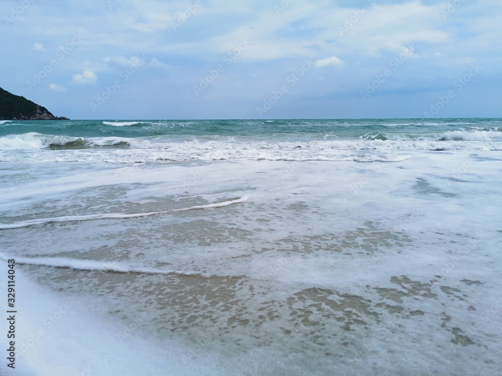 Fototapeta premium Sky and sea with wave.