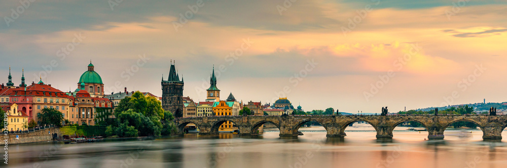 Charles Bridge, Old Town and Old Town Tower of Charles Bridge, Prague, Czech Republic. Prague old town and iconic Charles bridge, Czech Republic. Charles Bridge (Karluv Most) and Old Town Tower. - obrazy, fototapety, plakaty 