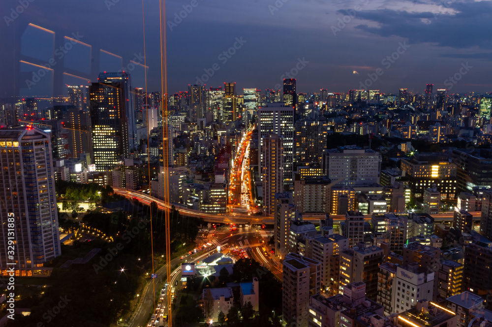 Fototapeta premium Tokyo Traffic Night