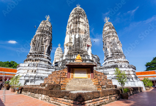 Wat Mahathat  Pagodas Buddhist Temple  Ratchaburi province  Thailand