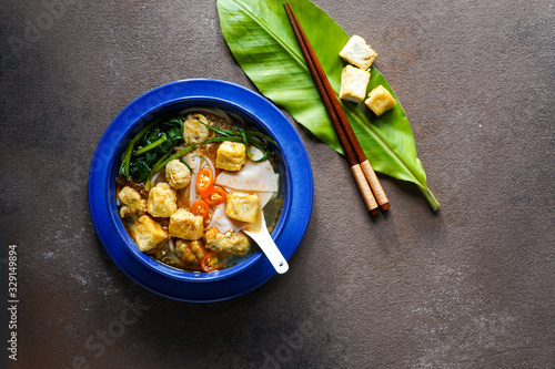 canh bun - Vietnamese Noodle Soup wшер Water Spinach, fried Tofu, fish balls
