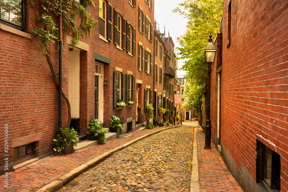 Historical Acorn street in the Beacon Hill neighbourhood of Boston, Massachusetts