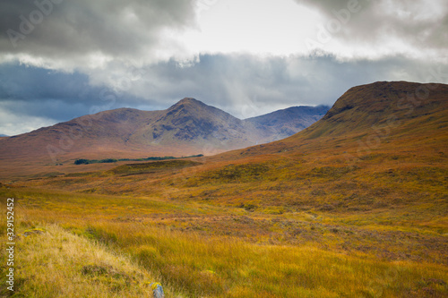 Fototapeta Naklejka Na Ścianę i Meble -  Typical landscape in the Scottish Highlands