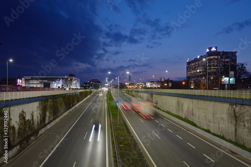 Katowice centrum miasta  trasa   rednicowa w nocy